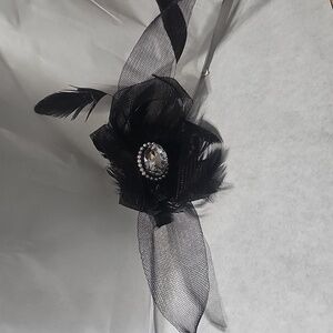 Elegant Feather Fascinator For Hats